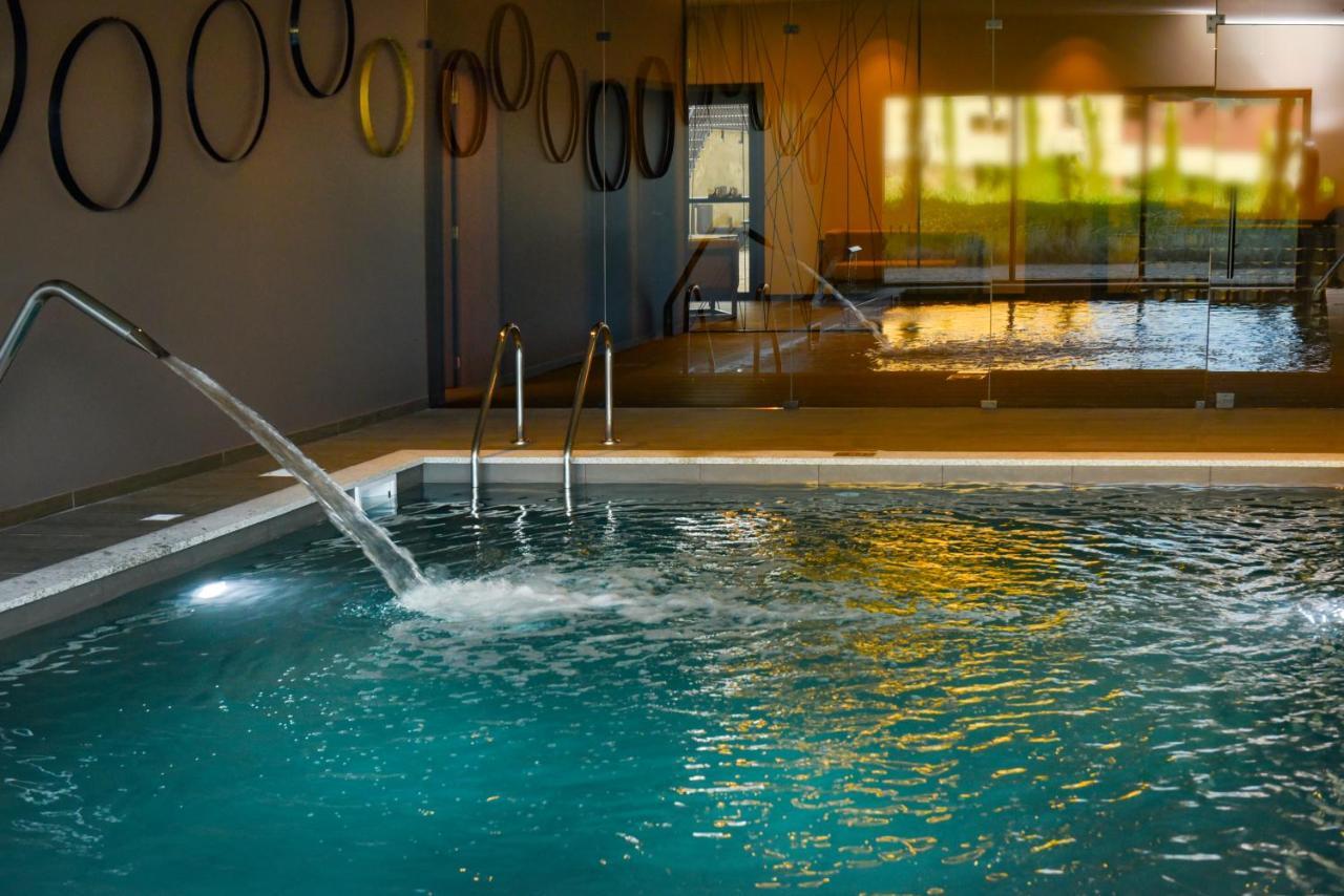 Mw Douro Wine & Spa 산타마르타드페네구아 외부 사진 The swimming pool at the hotel