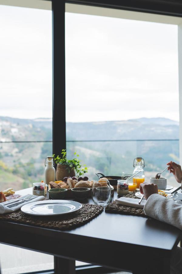 Mw Douro Wine & Spa 산타마르타드페네구아 외부 사진 Breakfast at the hotel
