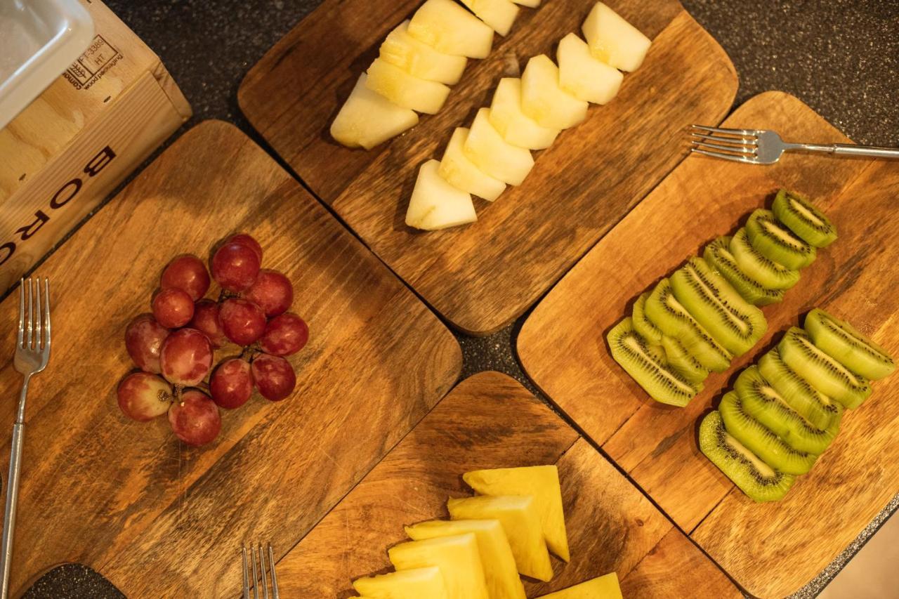 Mw Douro Wine & Spa 산타마르타드페네구아 외부 사진 Fruit platters