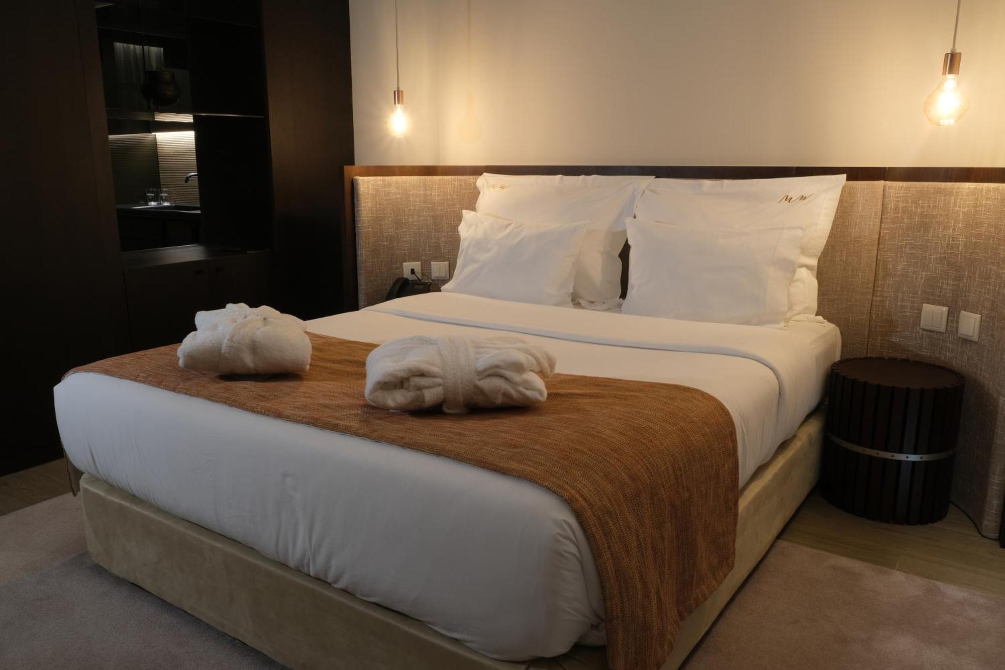 Mw Douro Wine & Spa 산타마르타드페네구아 외부 사진 A bed in a hotel room